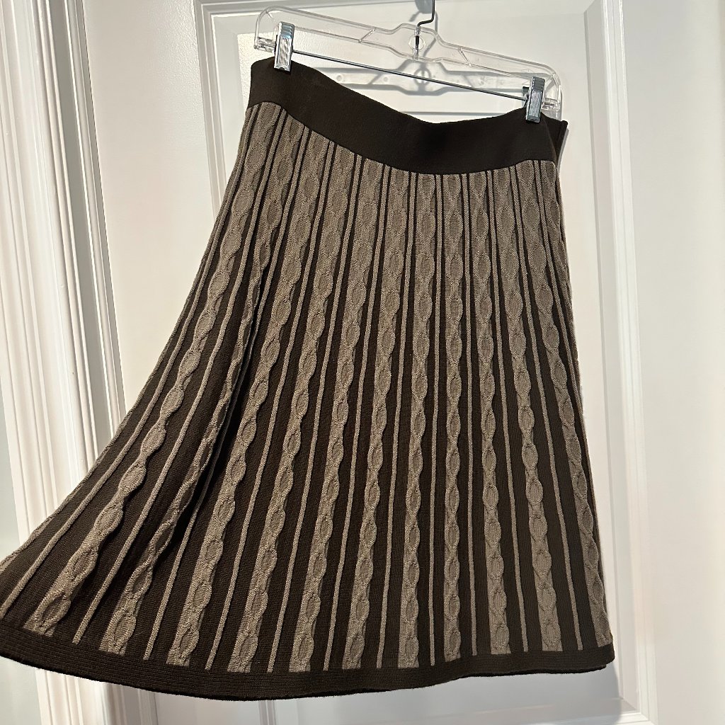 Mossimo Chocolate Brown W/Tan Chain Link Pattern Knit Midi, Size M
